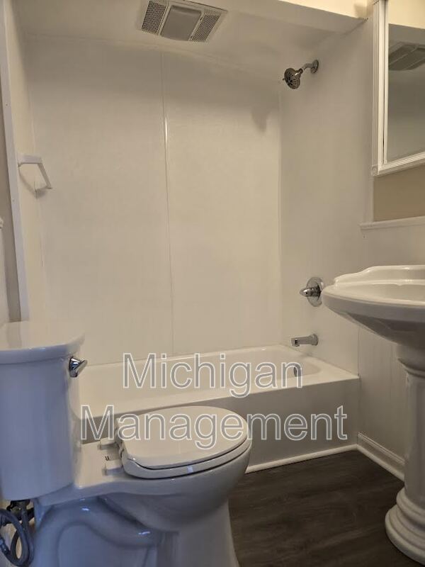 Building Photo - 6927 Janet St