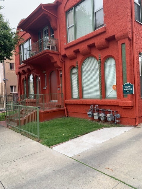 Building Photo - 2838 West Blvd