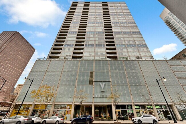 Building Photo - 611 S Wells St