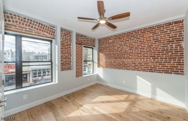 Building Photo - 44 Elm St