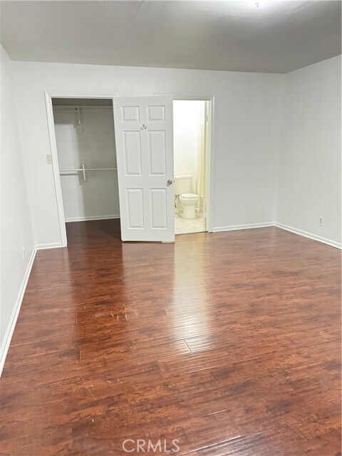 Building Photo - 822 E 87th Pl