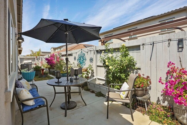 Building Photo - Spacious 5 Bedroom Home in Lodi with 1st f...