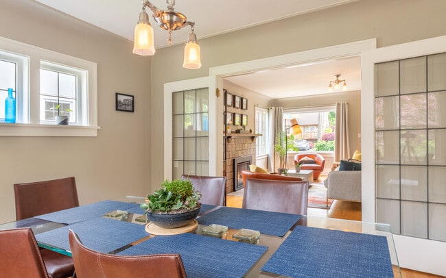 Building Photo - 1942 Boyer Ave E