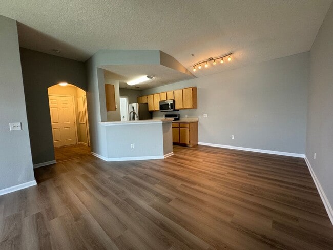 Building Photo - Charming 1-Bedroom Condo – 3rd Floor | Gat...
