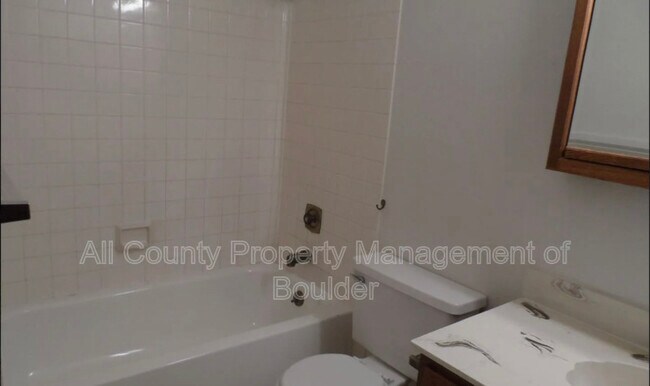 Building Photo - 841 Crisman Dr