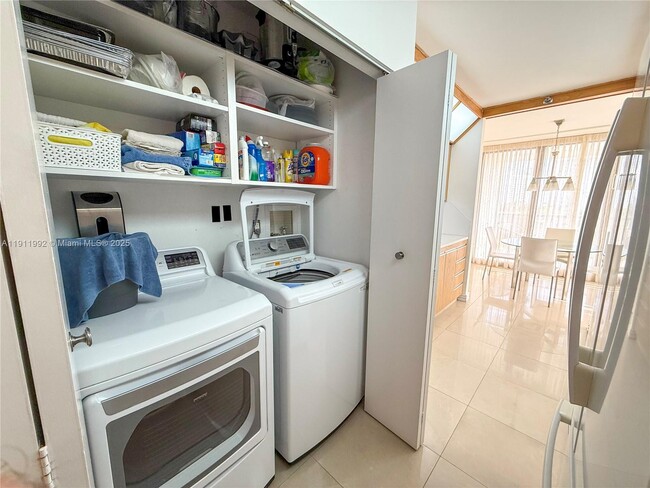 Building Photo - 19667 Turnberry Way