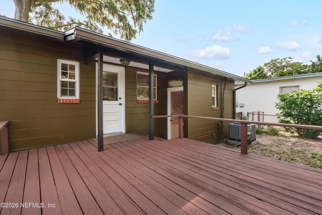 Building Photo - 1329 Hollyhock Cir