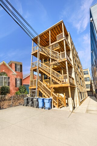 Building Photo - 1535 W Estes Ave