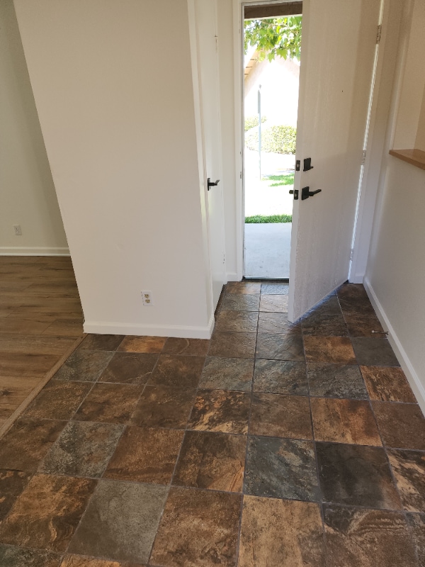 Building Photo - 44715 La Paz Rd