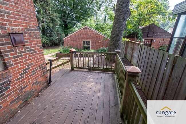 Building Photo - 7023 Deerfield Rd