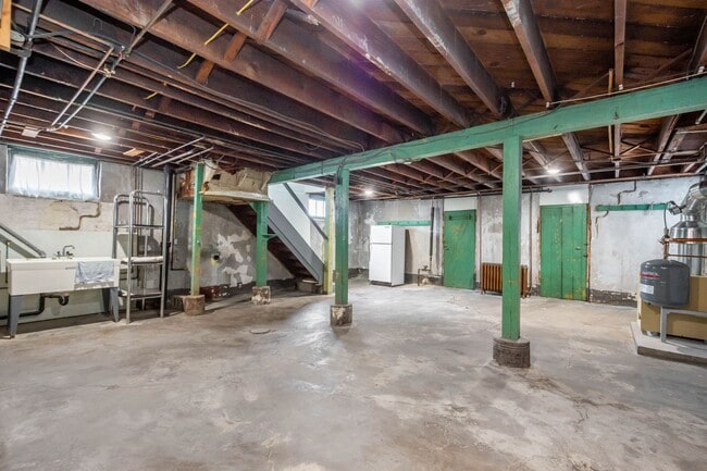 Building Photo - Available now! FANTASTIC 3-bedroom in Mt. Oliver!