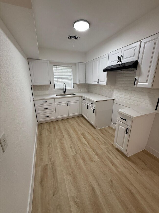 Building Photo - BEAUTIFUL HOME IN HOUSTON. MOVE IN READY!.