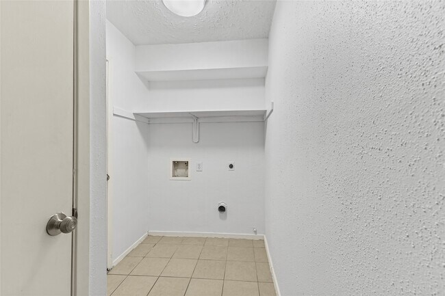 Building Photo - 8406 Windfall Ln