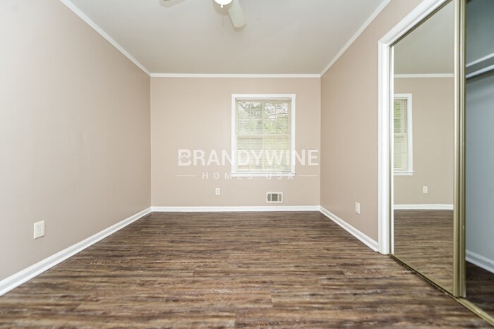 Building Photo - 5515 Scofield Rd
