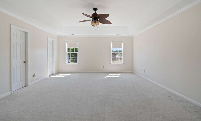 Building Photo - Spacious 5-Bedroom Living with Scenic View