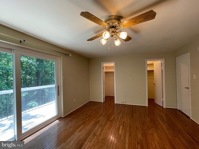 Building Photo - 11859 New Country Ln