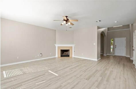 Building Photo - 18600 White Water Cv
