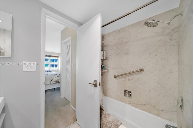 Building Photo - 4010 Galt Ocean Dr