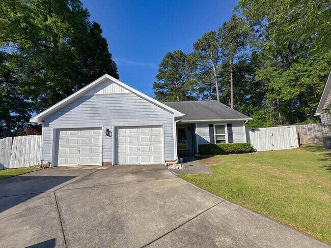 Building Photo - Coming Soon! 3 Bedroom 2 Bathroom-Dogs okay!