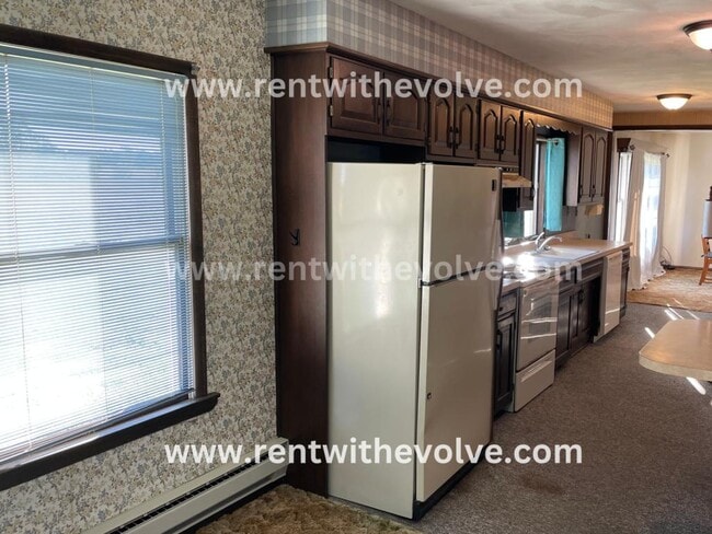 Building Photo - 5671 S 100 W