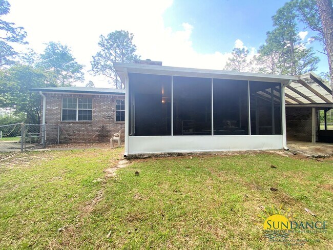Building Photo - Beautiful 4 Bedroom Home in Crestview