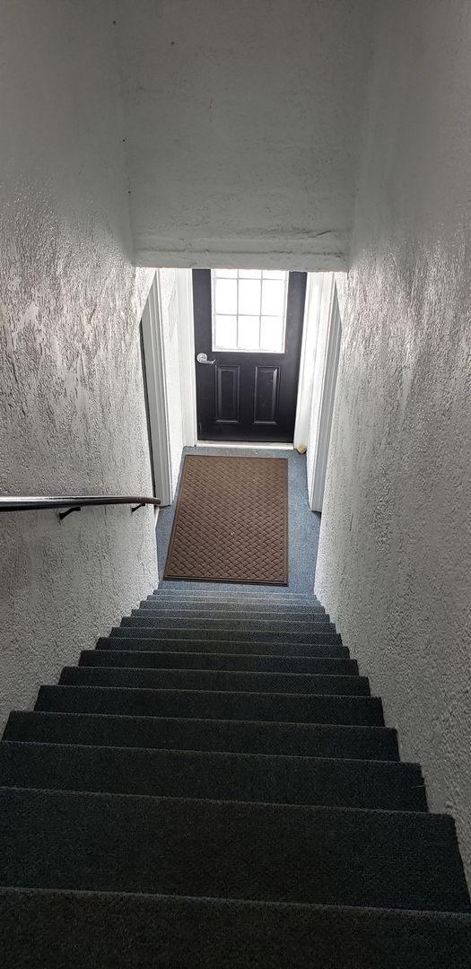 Building Photo - Cozy 2nd floor condo by Lake Underhill