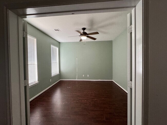 Building Photo - 3403 Braddock Ln