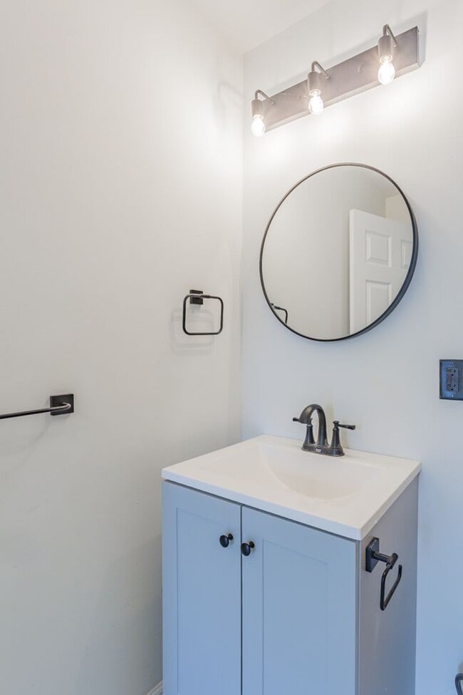 Building Photo - Single Level 3 Bedroom Home in East Ridge!