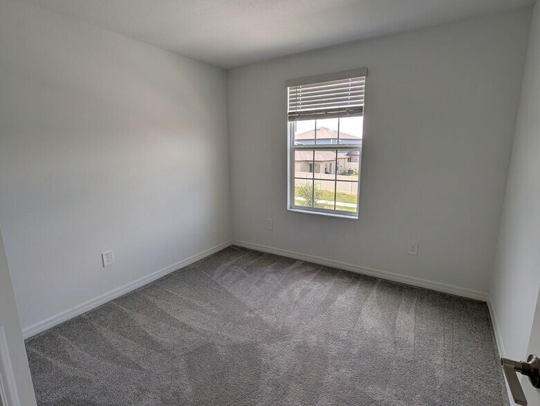 Building Photo - 34990 Gravelly Dr