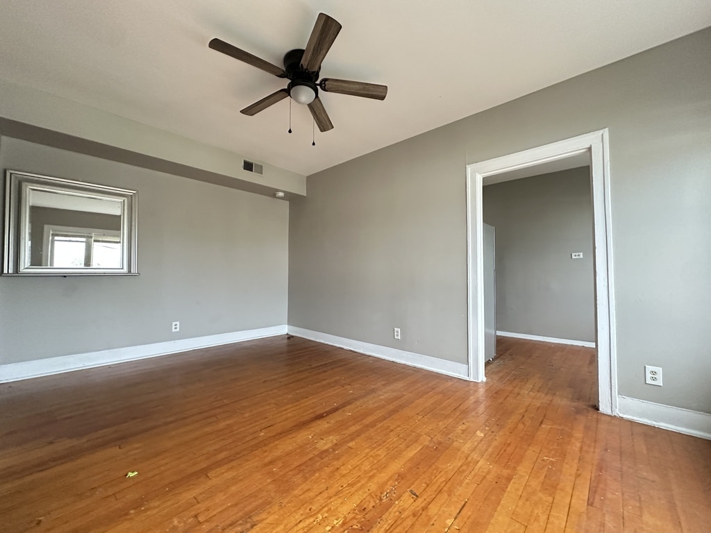 Building Photo - 6710 S Claremont Ave