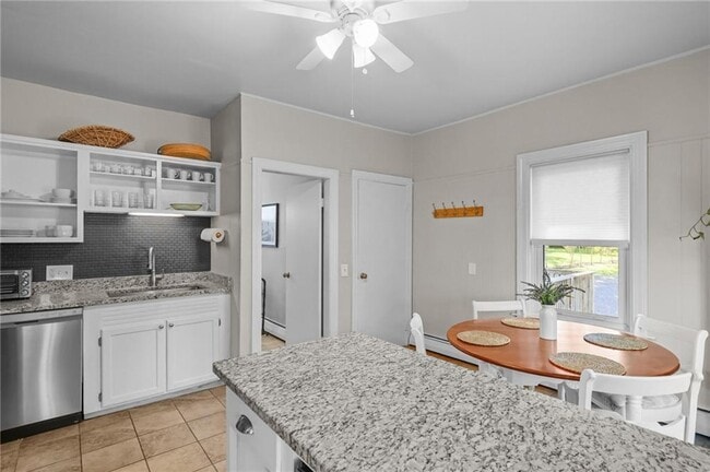 Building Photo - 48 Constitution St