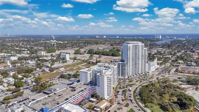 Building Photo - 1830 Radius Dr