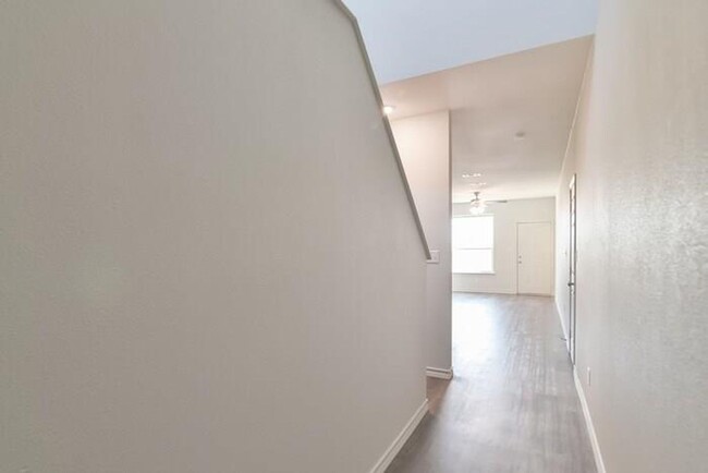 Building Photo - Spacious 3-Bedroom Duplex with Modern Touc...