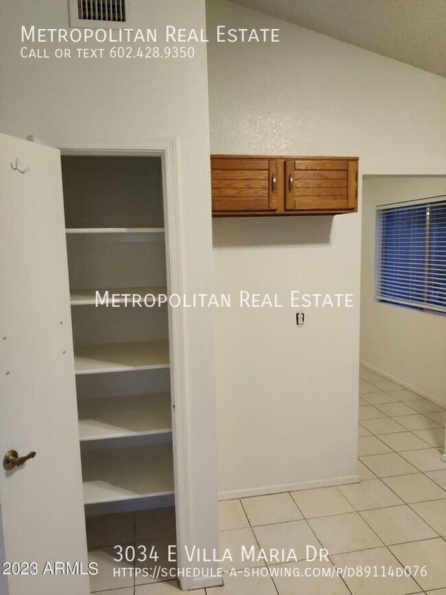 Building Photo - 3034 E Villa Maria Dr