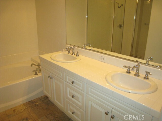 Building Photo - 3351 Via Mereno