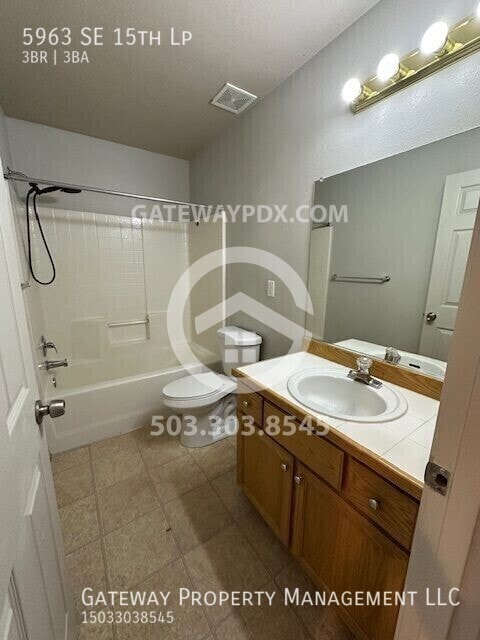 Building Photo - 5963 SE 15th Loop