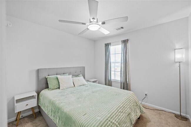 Building Photo - 30208 Arnold Br Dr
