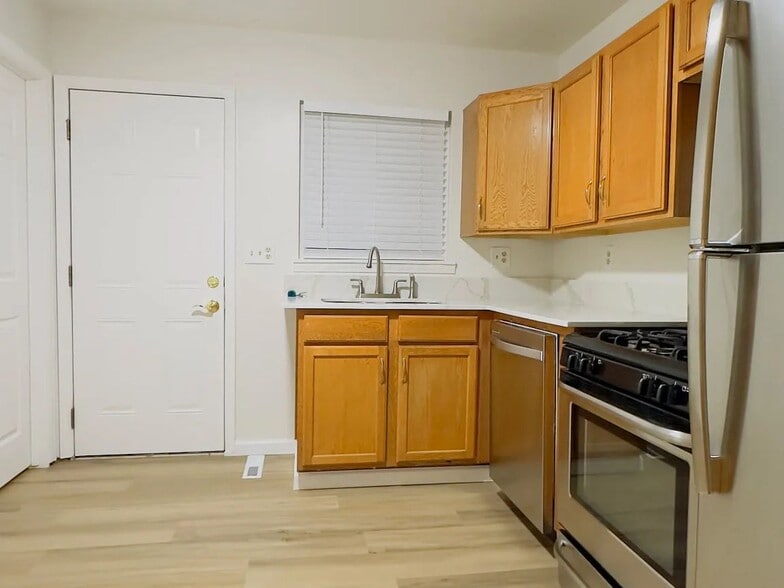 Building Photo - 2653 Lafayette St