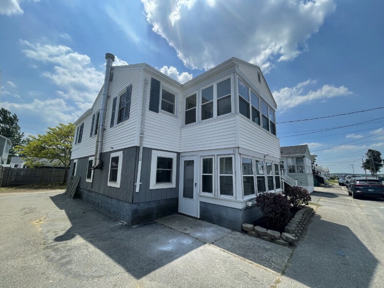 Building Photo - 11 Tuttle Ave