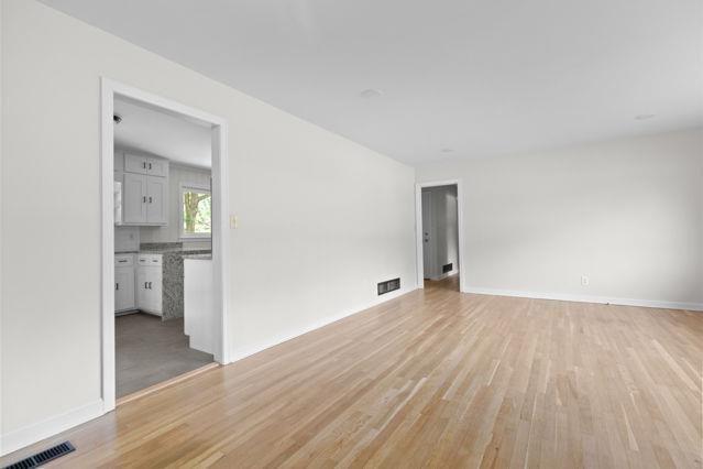 Building Photo - 8 Larose Dr SW