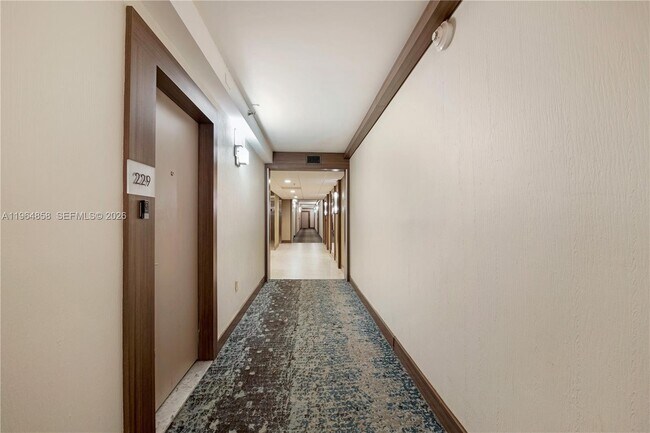 Building Photo - 3731 N Country Club Dr