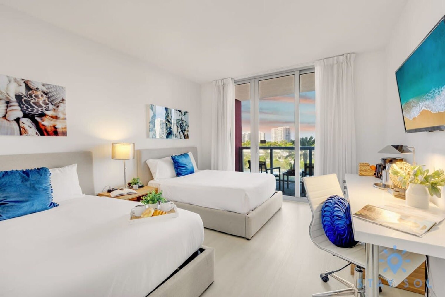 Building Photo - 2602 E Hallandale Beach Blvd