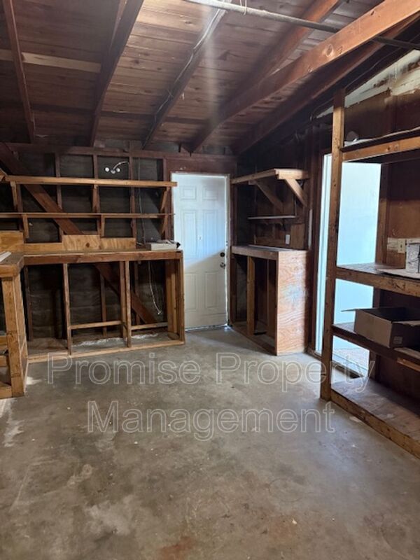 Building Photo - 5576 Conrad Ave