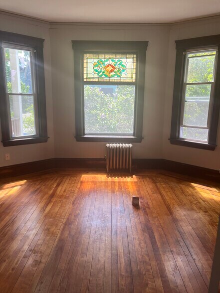 Building Photo - 37 Columbia St