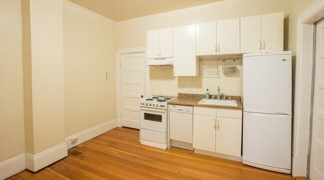 Building Photo - 313 Tucker St