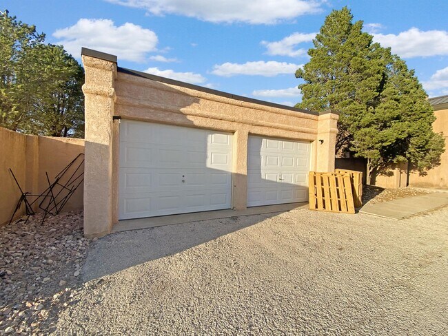 Building Photo - 4024-4030 North Calle Grande