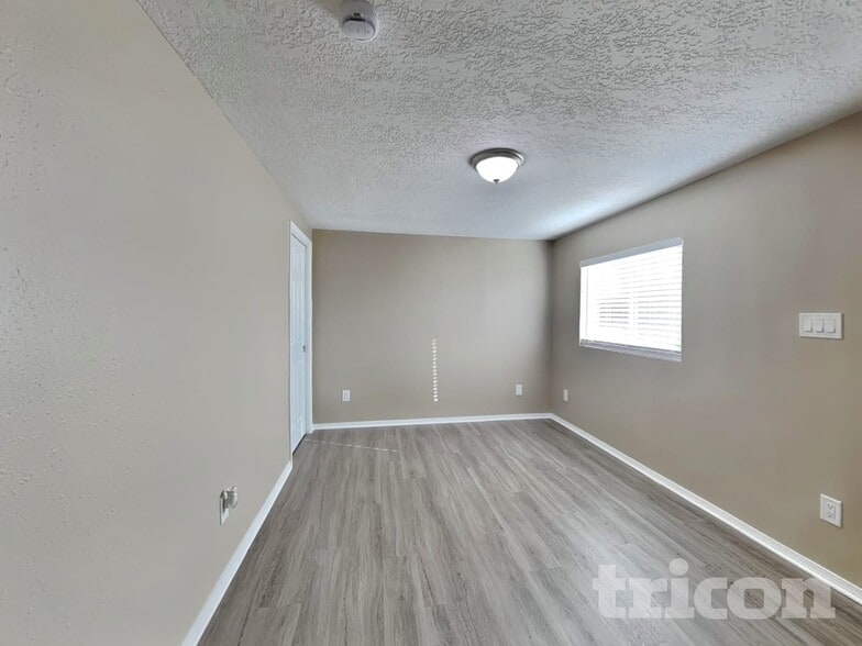 Building Photo - 1204 Betts St NE