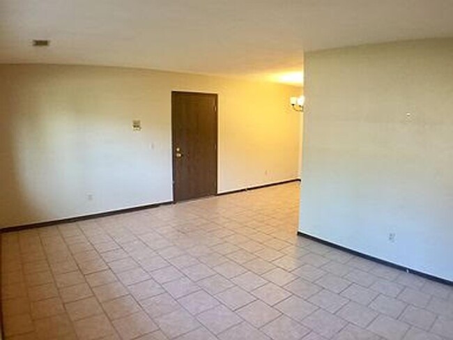 Building Photo - Nice 2 bedroom Condo for Rent