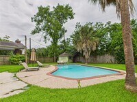 Building Photo - 9202 Bintliff Dr