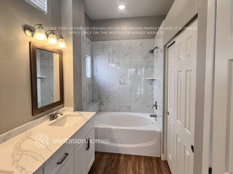 Building Photo - 1702 Toltec Cir